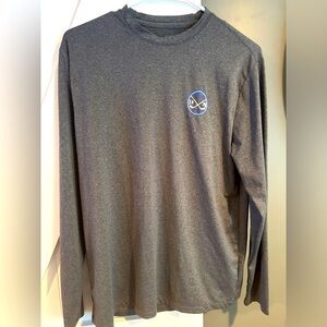 Vineyard vines hockey long sleeve dry, fit T-shirt, size youth XL